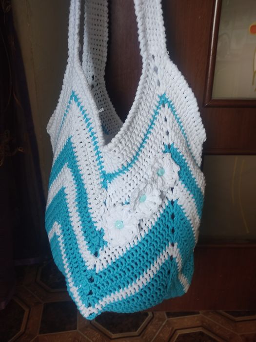 Платья и шапочки для девочек