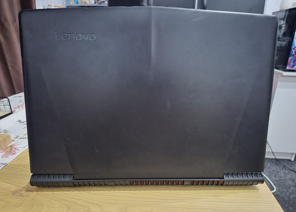 Laptop gaming Lenovo Y520-15IKBN -- diag. 15.6" / i7-7700HQ / 8sau16GB Ram / 256/512 GB / GTX 1050 4GB/ W11