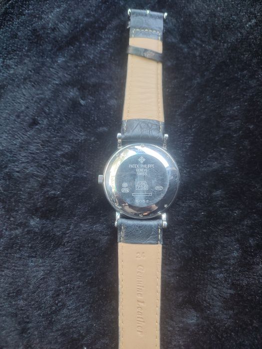 Срочно продам часы