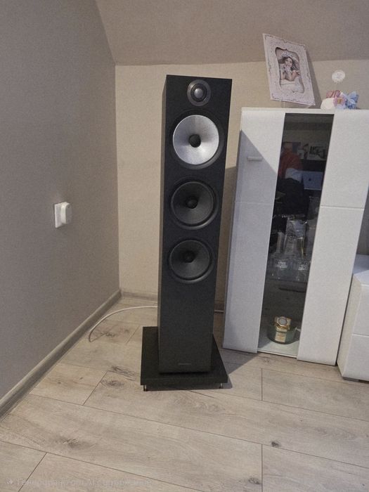 Bowers & Wilkins 603