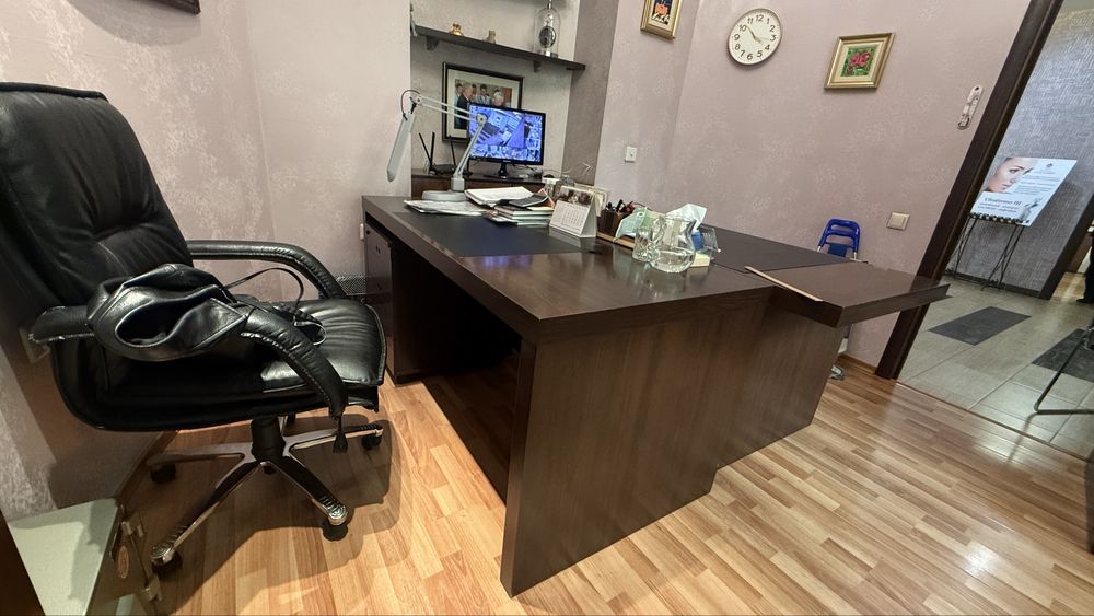 Стол для кабинета