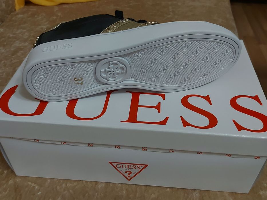 Guess Sneakers Bevlee FL7BVL ELE12 37ми номер