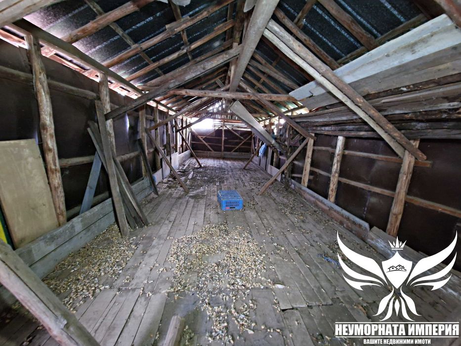 Продавам ферма и селскостопански сгради 320РЗП в имот 980кв с.Козаново