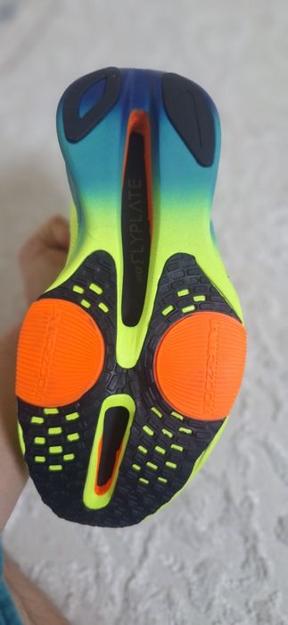 Продам кроссовки Nike Zoom.