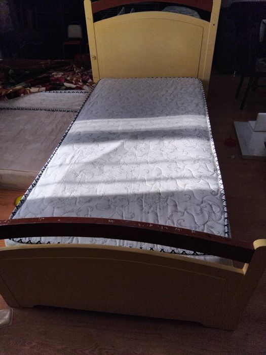 Кровать хорошем состоянии