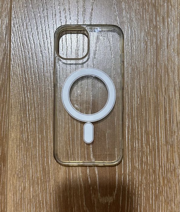 Чехлы на IPhone 13