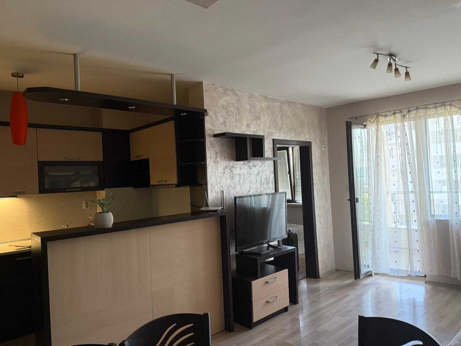 Дава се под наем Тристаен апартамент в Варна, Младост 2 - 70 кв.м за 612 € - Снимка #16