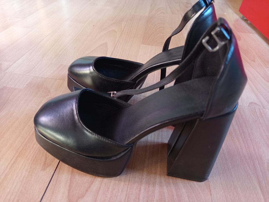 Обувки на платформа