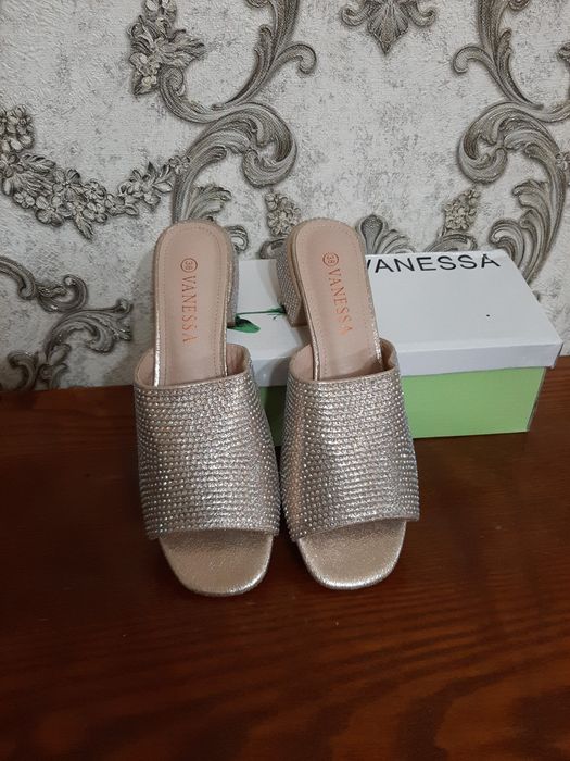 Yangi vecherniy obuv firminniy