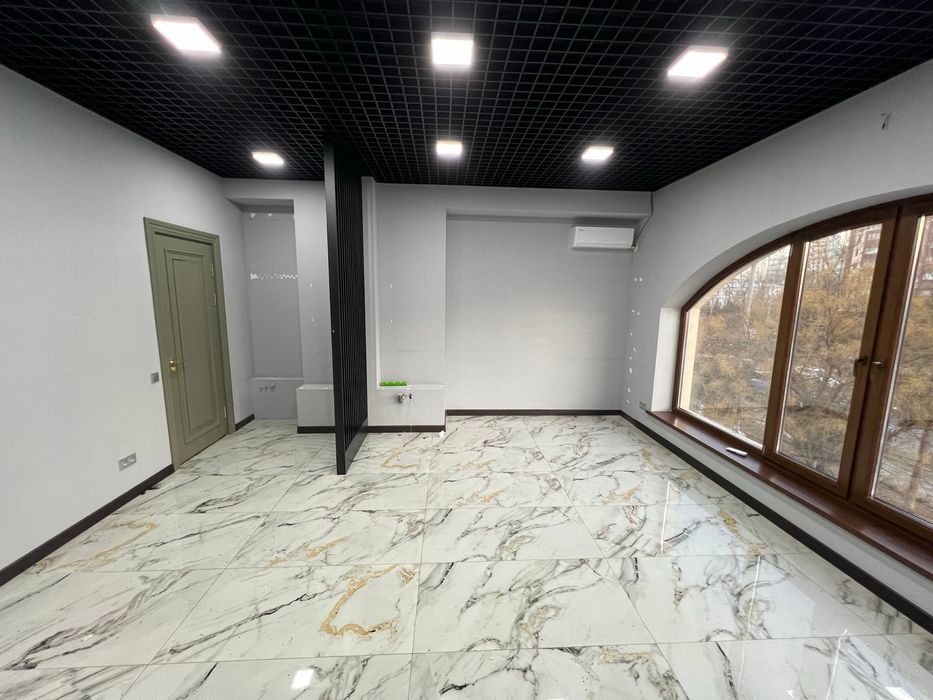 Аренда Под Офис или Салон Алайский! 28м2 Вдоль Дороги! 600$