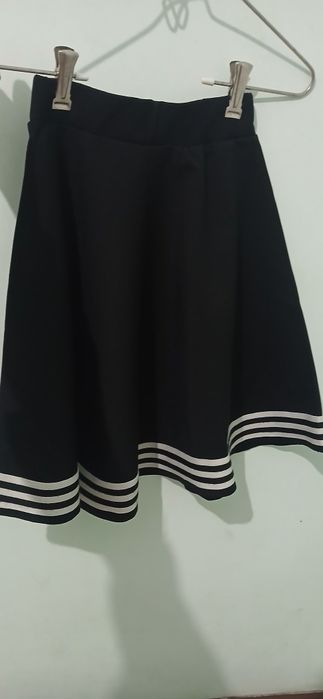 Qizlar uchun maktab yubkasi. razmeri 42