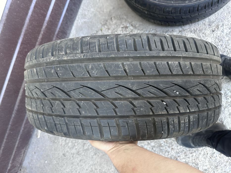 Продам два покрышки r20