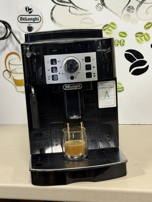 Кафемашина кафе автомат delonghi magnifica S с гаранция