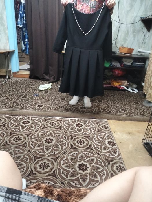 Отдам 2 платья рр42