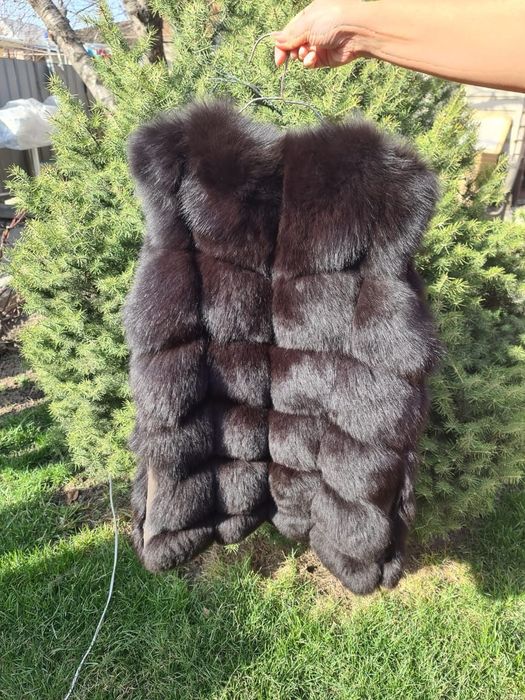 Песцовая, натуральная безрукавка