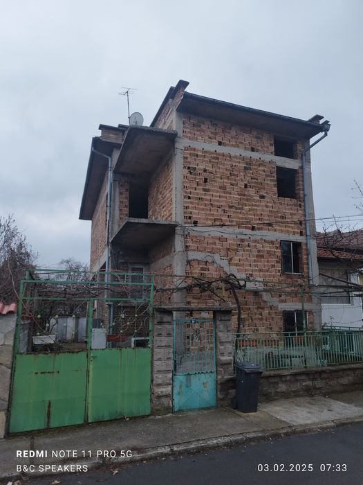 Продава се Къща в Казанлък - 200 кв.м за 306 €/кв.м - Снимка #2