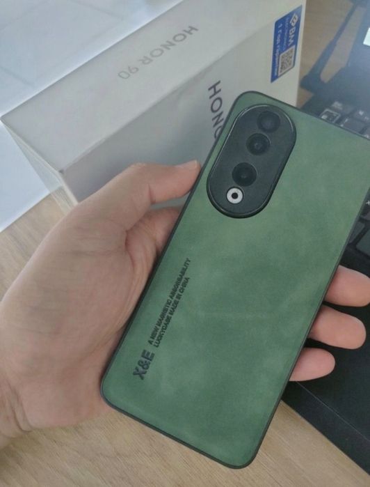 Срочно продаю Honor 90