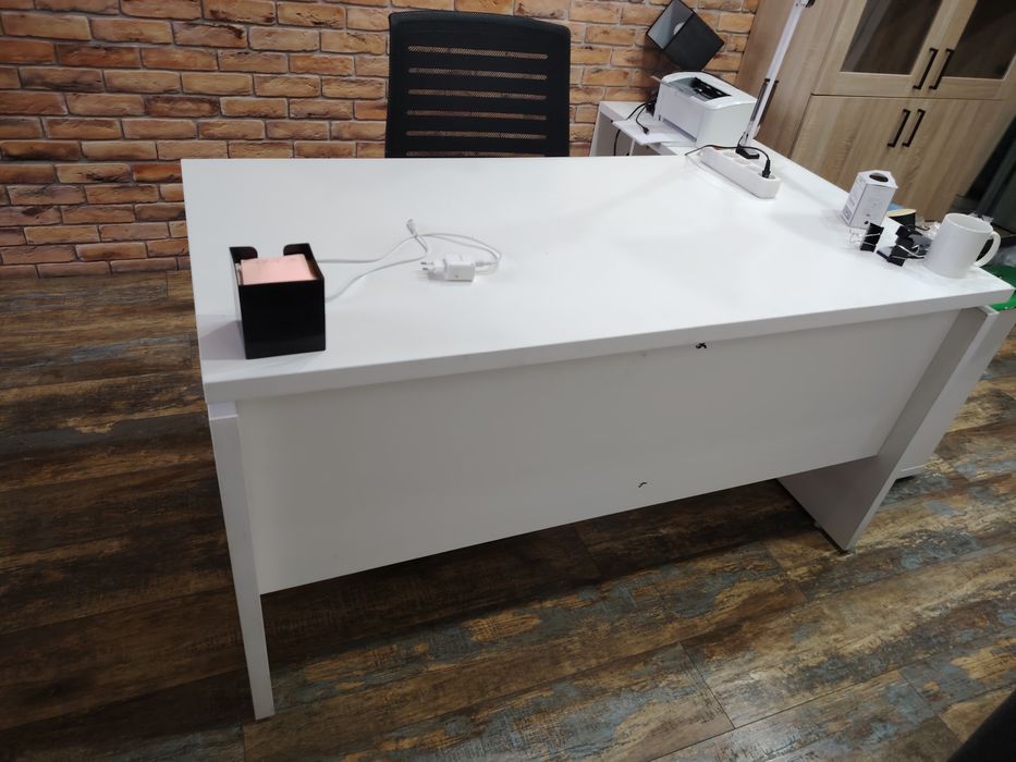 Офисные столы 2 шт