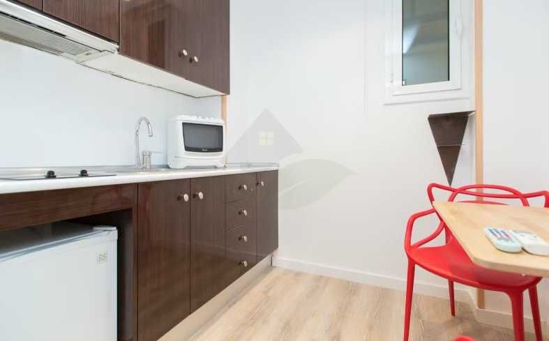 Дава се под наем Тристаен апартамент в Пловдив, Въстанически - 110 кв.м за 348.84 € - Снимка #1