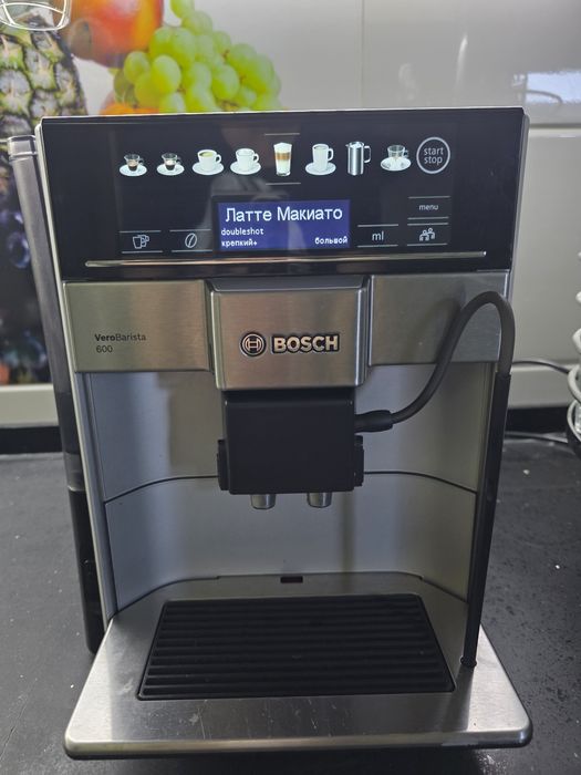 Кофемашина Bosch VeroBarista 600 (полностью автоматическая).