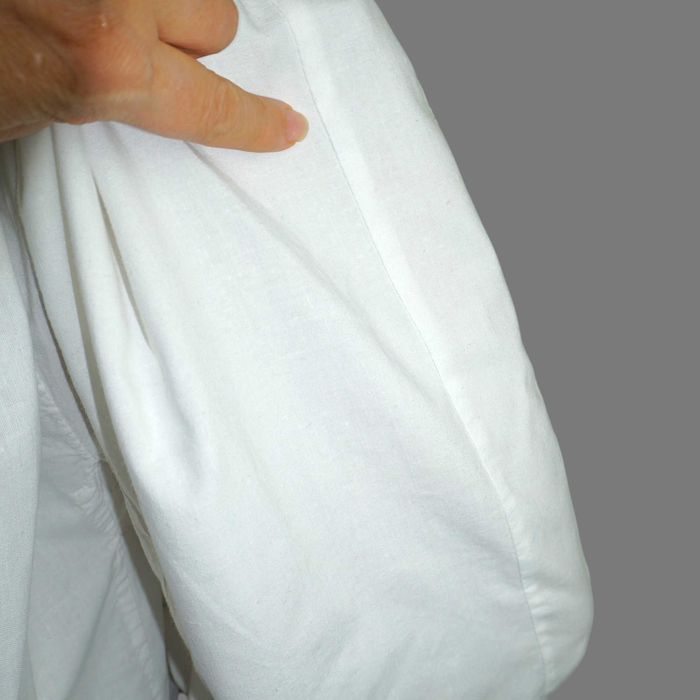 Ie traditionala veche din Transilvania , camasa veche cu ciupag M-L