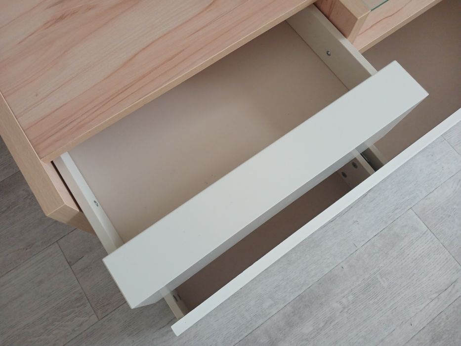 Продам красивую тумбу под тв