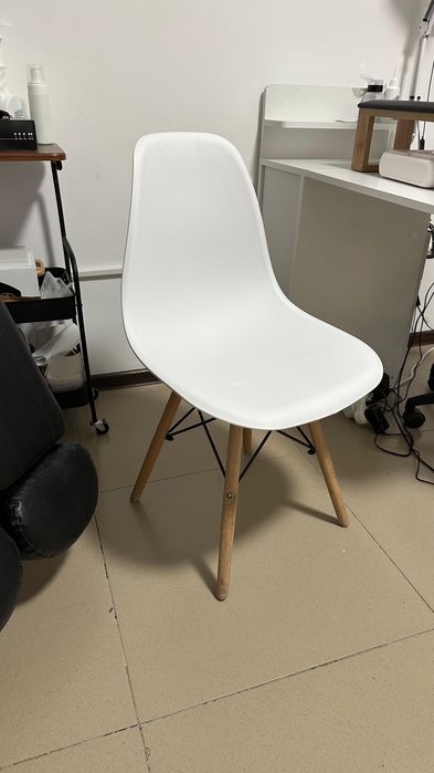 стол маникюрный И стул