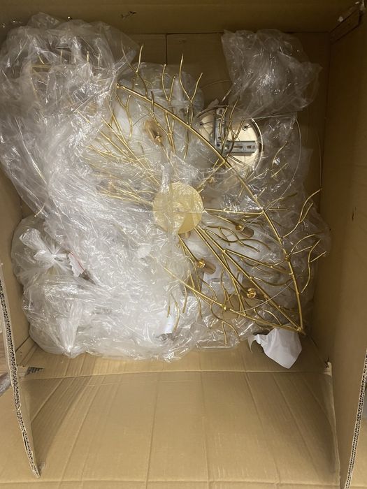 Продам новую люстру