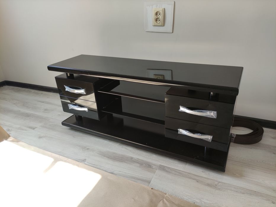 Тумба, Подставкa под телевизор