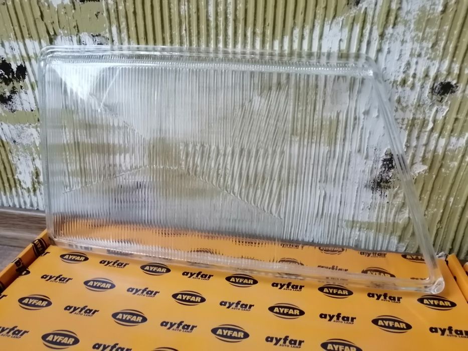 Стъкло фар Спринтер 95 - 00 стъкла фарове мерцедес