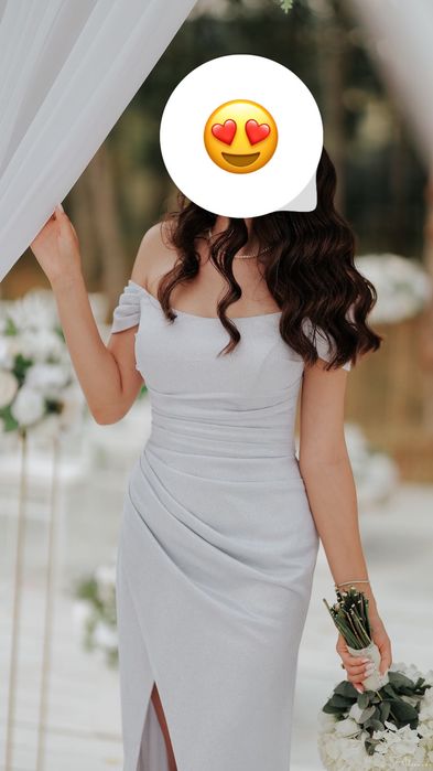 Vând rochie cununie civilă făcută pe comandă.