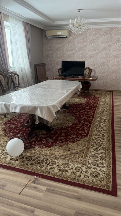 Стол со стульями