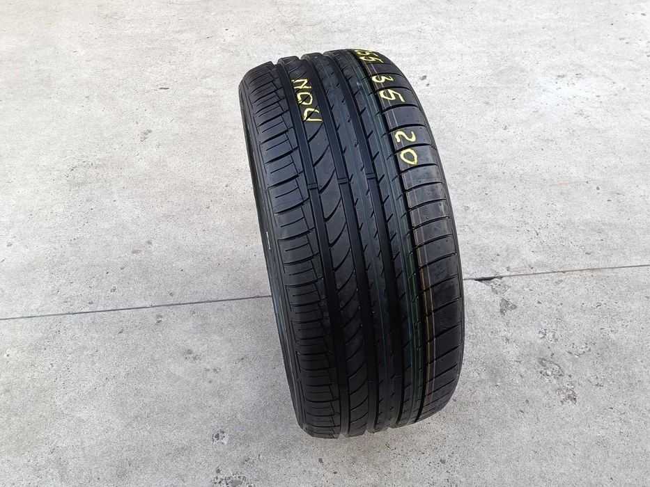 O anvelopa noua de vara 255 35 20 dunlop