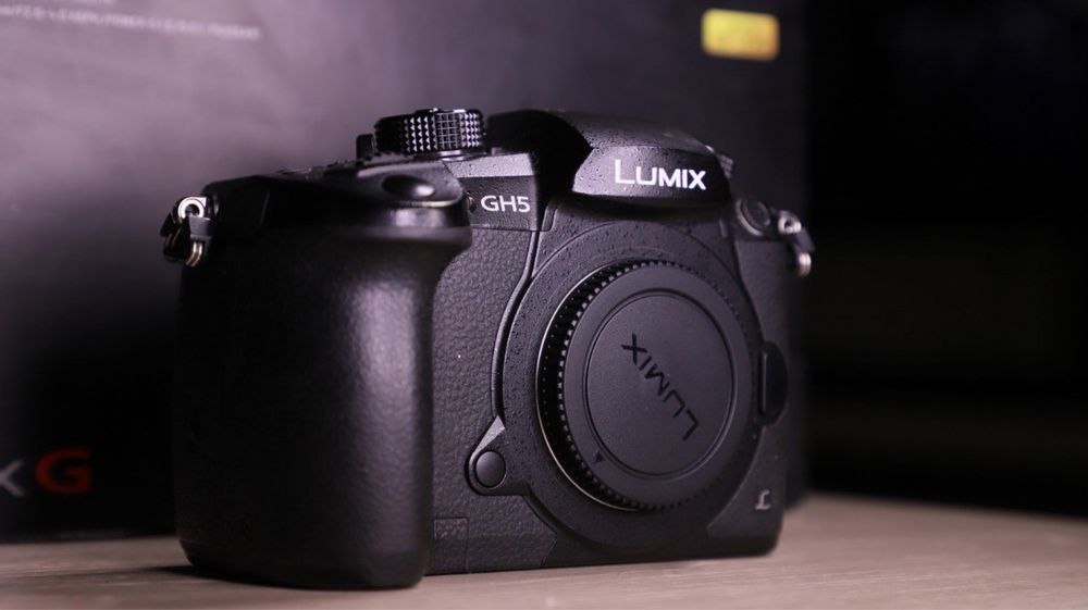 Panasonic Lumix DC-GH5