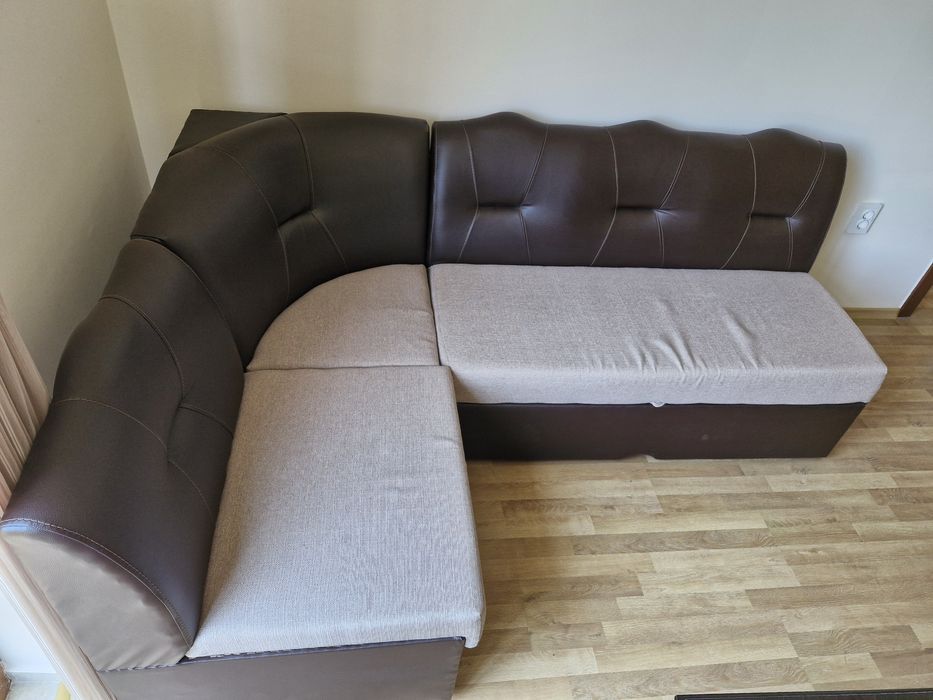 Ъглов разтегателен диван