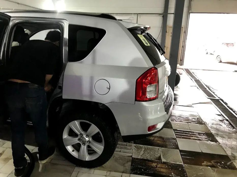 Автомашина Jeep Compass
