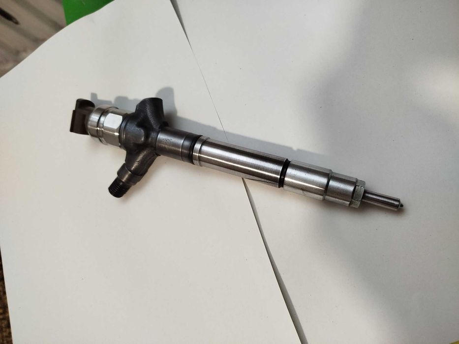 **Оригинална Дюза DENSO TOYOTA 2,2 D4D AVENSIS/Corola Verso/RAV 4 **