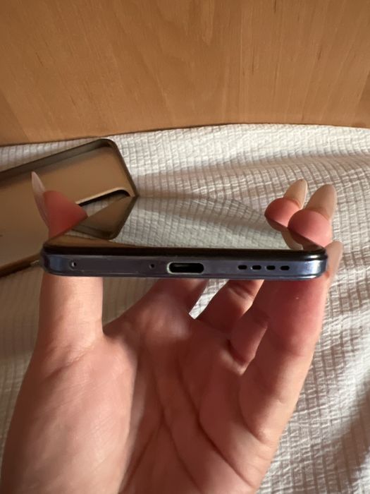 Продам телефон Vivo V23e