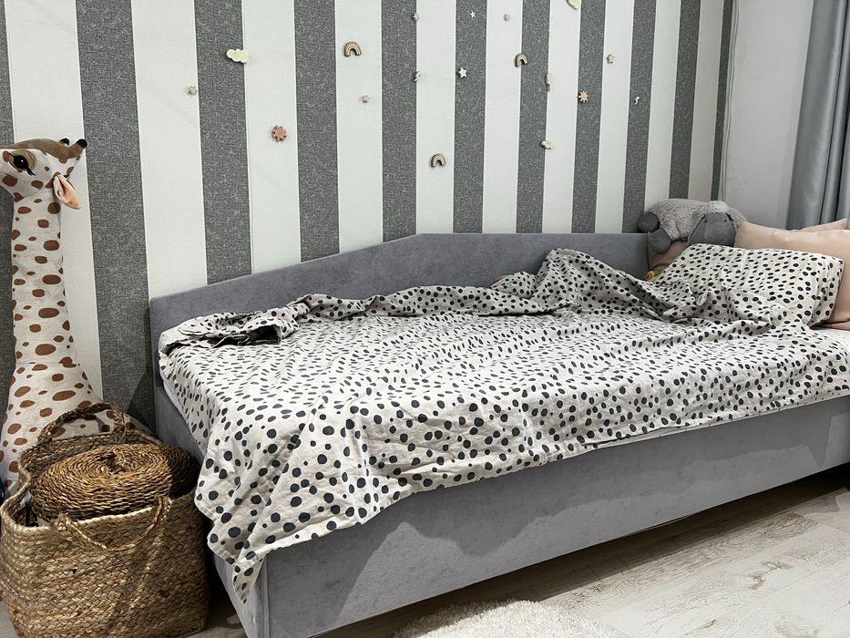 Тапицирано легло