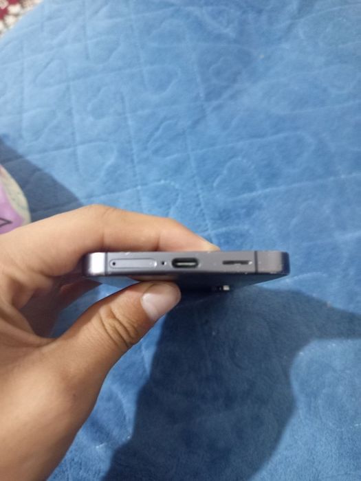 Samsung s24 256/8