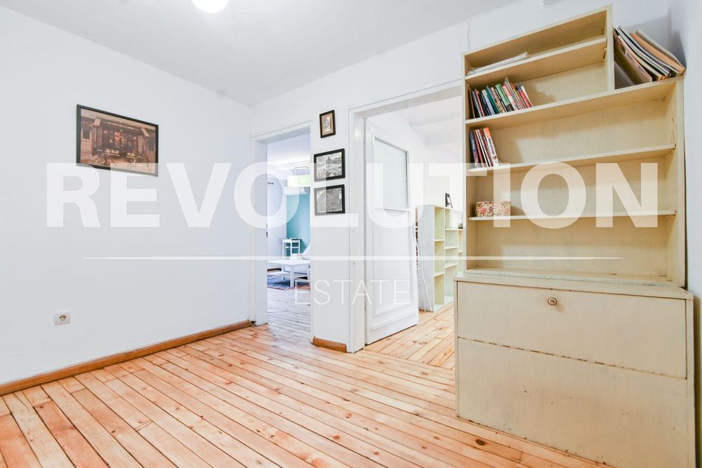 Дава се под наем Тристаен апартамент в София, Център - 95 кв.м за 588 € - Снимка #11