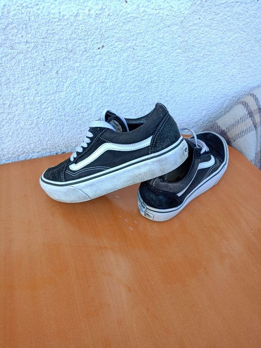 Vând pantofi sport  Vans,produs de calitate,mărimea 38