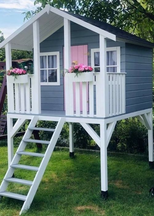 Детская площадка, домик