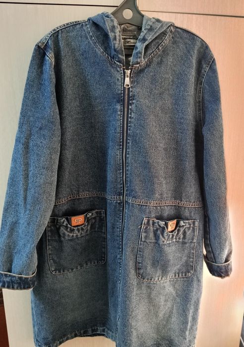 Продам одежду. Джинсовку. Ветровку.