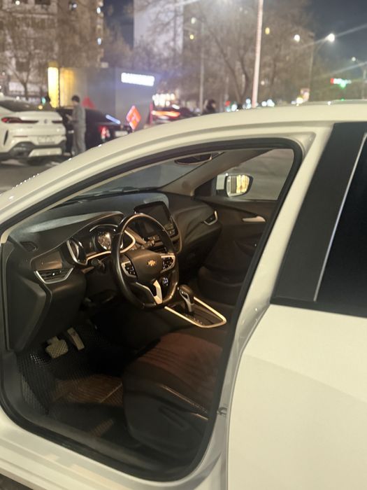 Продам Chevrolet Onix, 2023, LTZ, A/T, Oq.