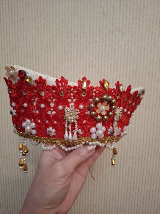 Кокошник ручной работы