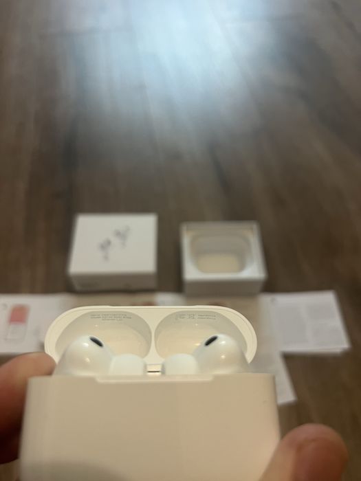 Apple airpods pro 3 active noise cancelling