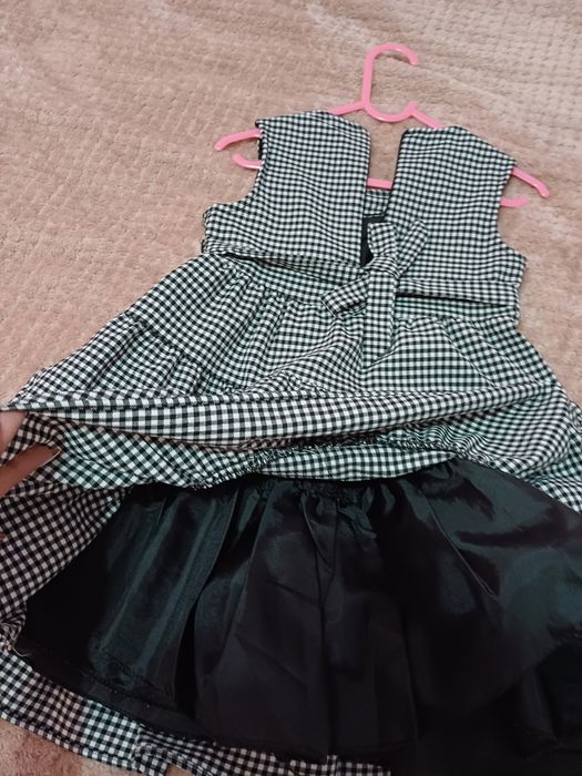 Кокетна рокля за момиче