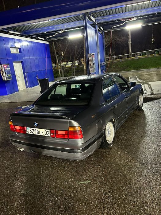 Продам BMW 525 E34