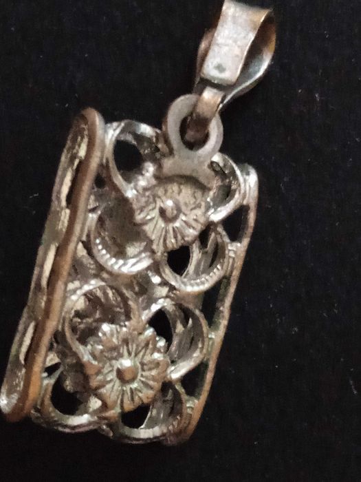 Бижута колие синджир медальон